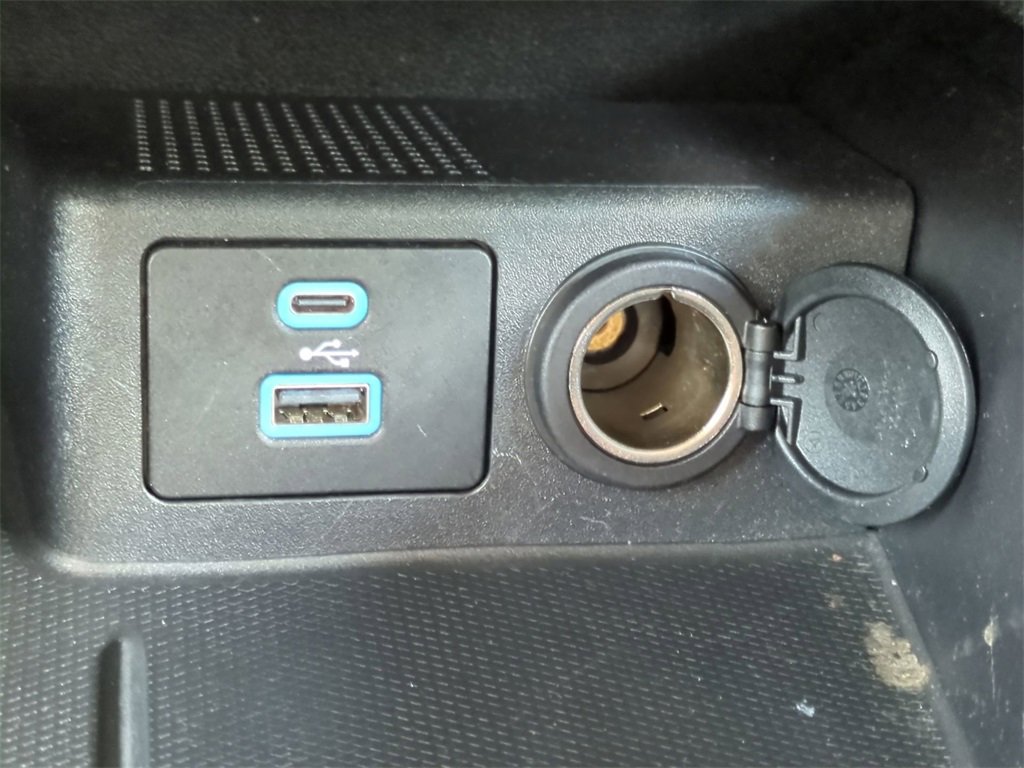 Certified 2022 Ford Escape SE w/ Cold Weather Package image 21