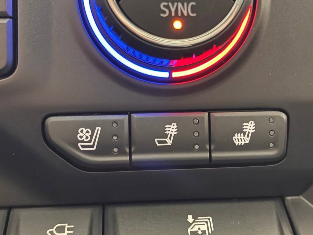 Used 2021 Chevrolet Silverado 3500 High Country image 12