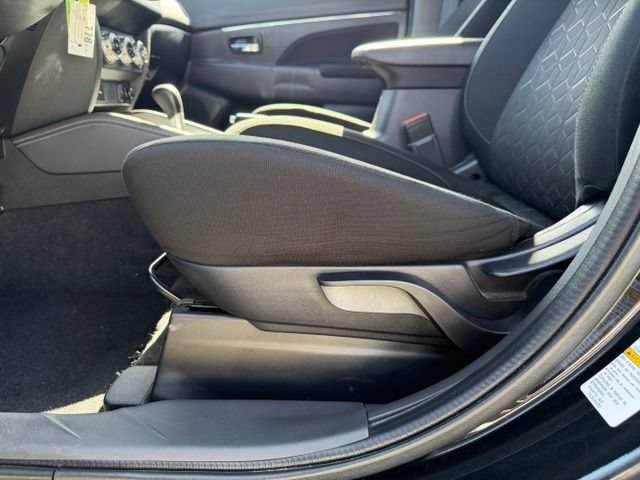 Used 2025 Mitsubishi Outlander Sport AWD image 9