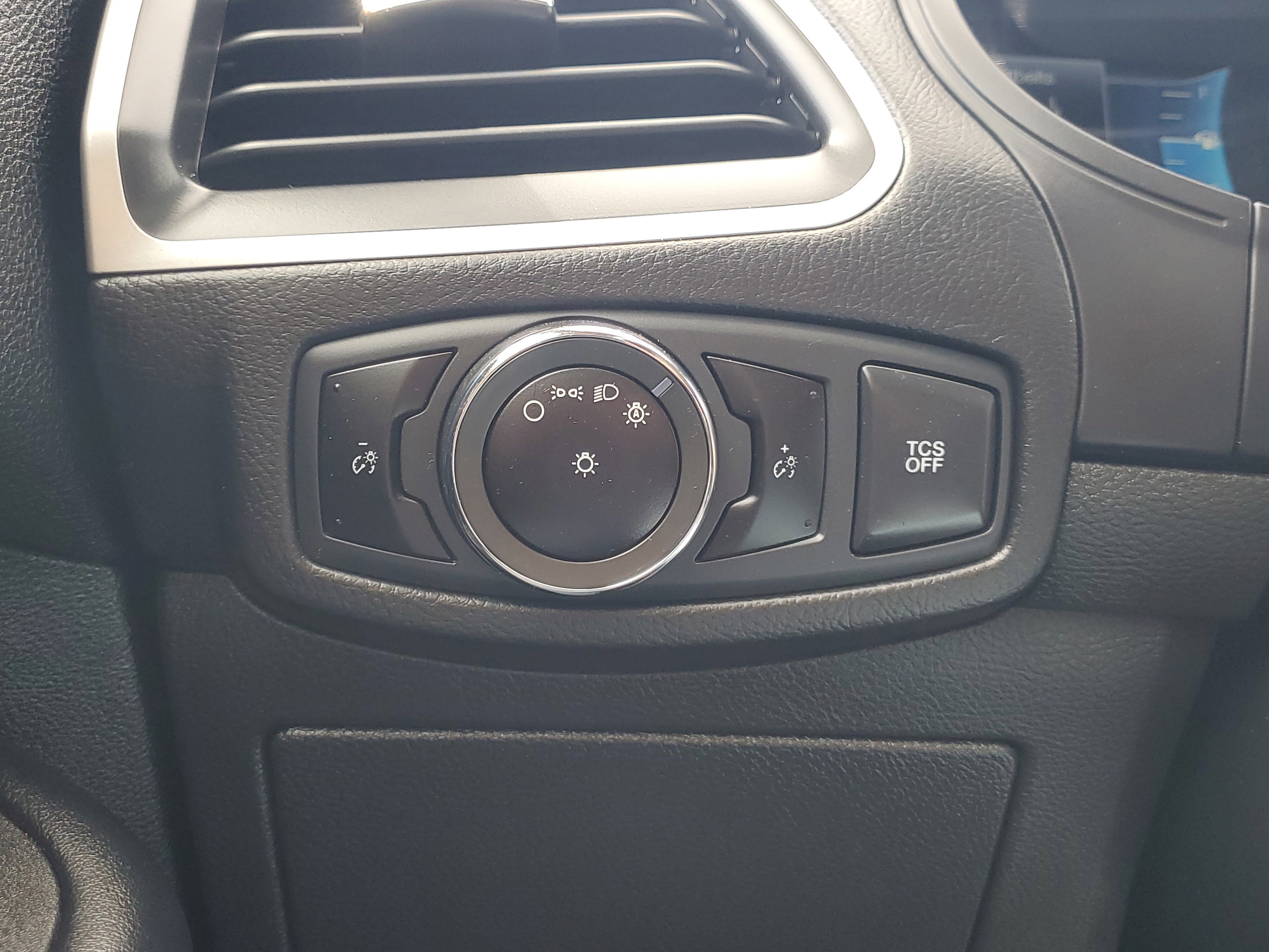 Certified 2023 Ford Edge SE w/ Black Appearance Package image 28