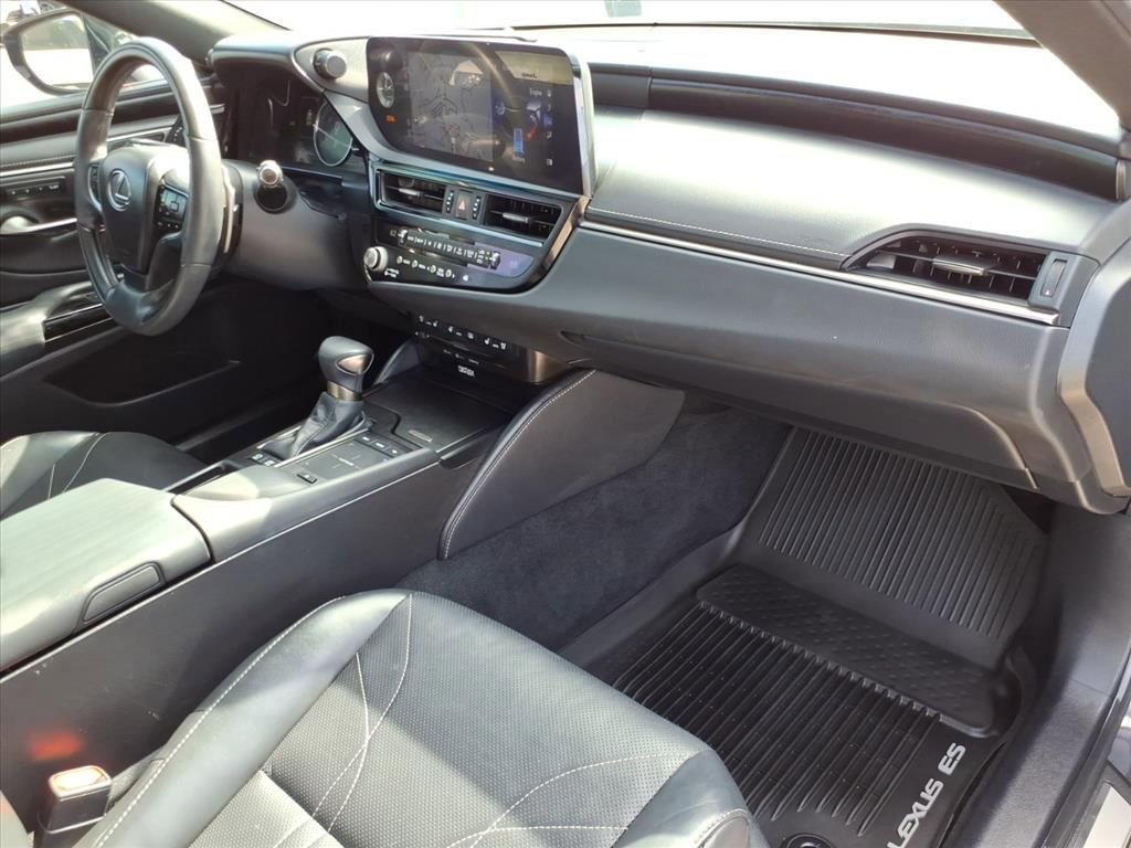 Used 2022 Lexus ES 300h Ultra Luxury w/ Accessory Package 2 image 9