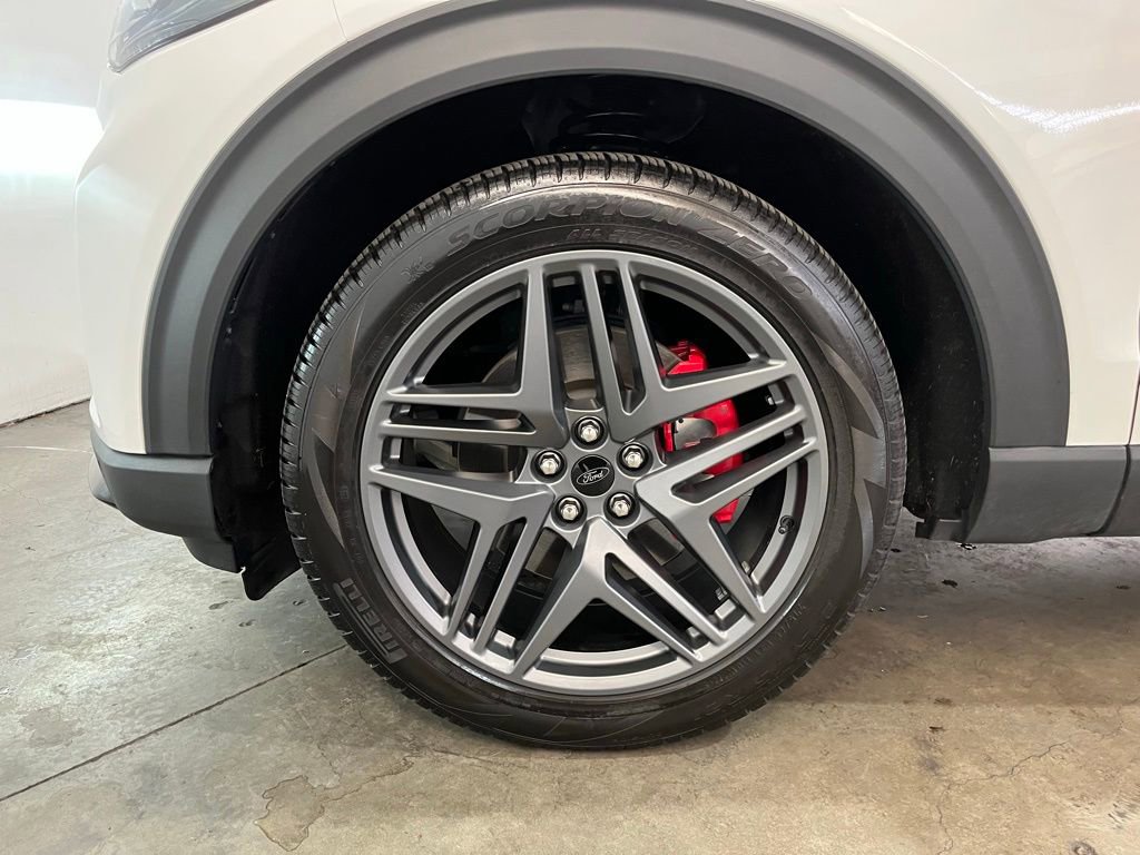 Certified 2025 Ford Explorer ST w/ Sun And Sound Package image 18