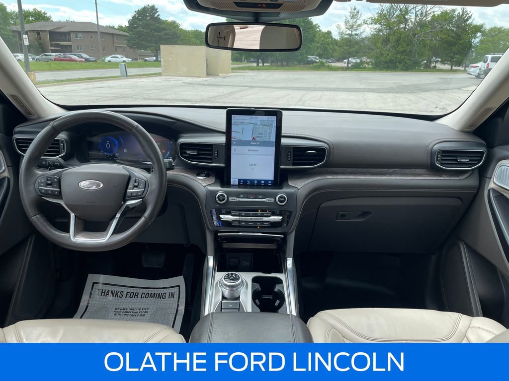 Certified 2020 Ford Explorer Platinum w/ Premium Technology Package AWD/4WD image 16