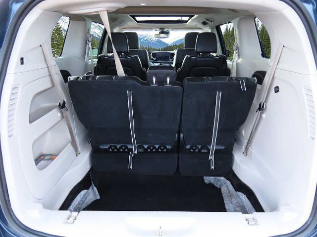 Used 2023 Chrysler Pacifica Limited image 34