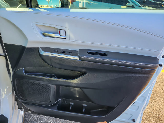 Used 2025 Toyota Sienna XSE image 24