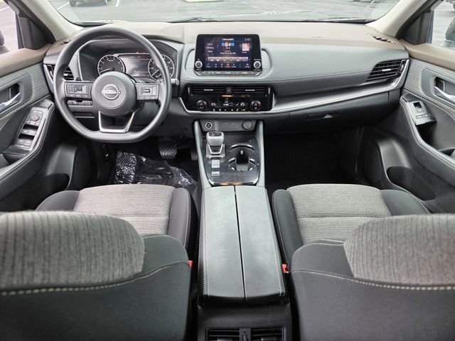 Used 2022 Nissan Rogue SV FWD image 5