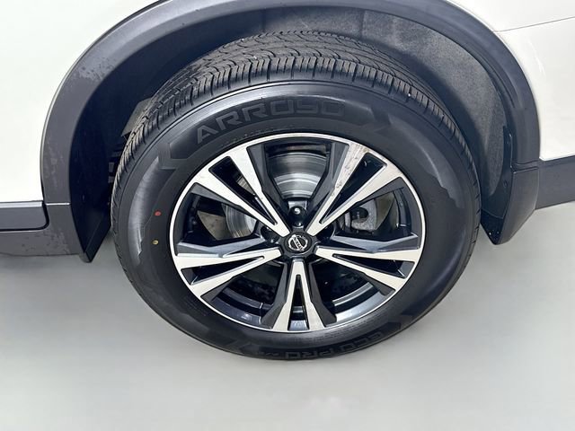 Used 2020 Nissan Rogue SV w/ Sun & Sound Touring Package image 32