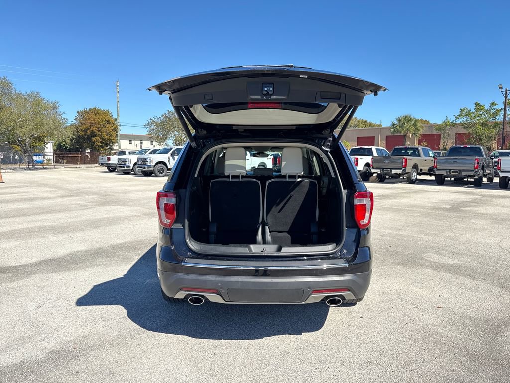 Certified 2019 Ford Explorer Limited w/ Limited Luxury Package image 29
