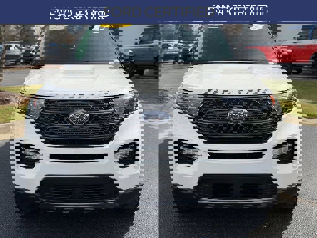 Certified 2022 Ford Explorer XLT w/ Equipment Group 202A image 7