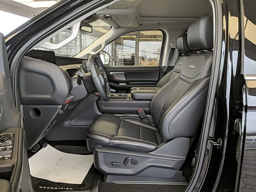 Certified 2025 Ford Expedition Max Platinum image 13