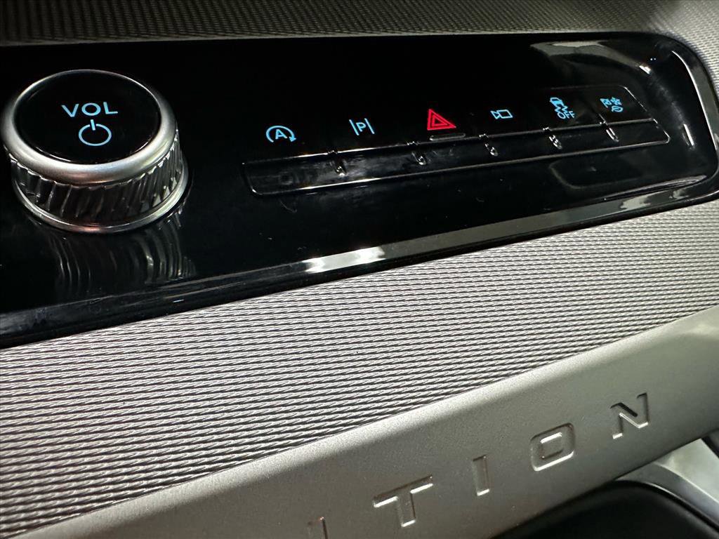 Certified 2025 Ford Expedition Active image 47