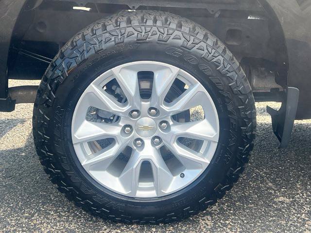 Used 2022 Chevrolet Silverado 1500 Custom AWD/4WD image 18