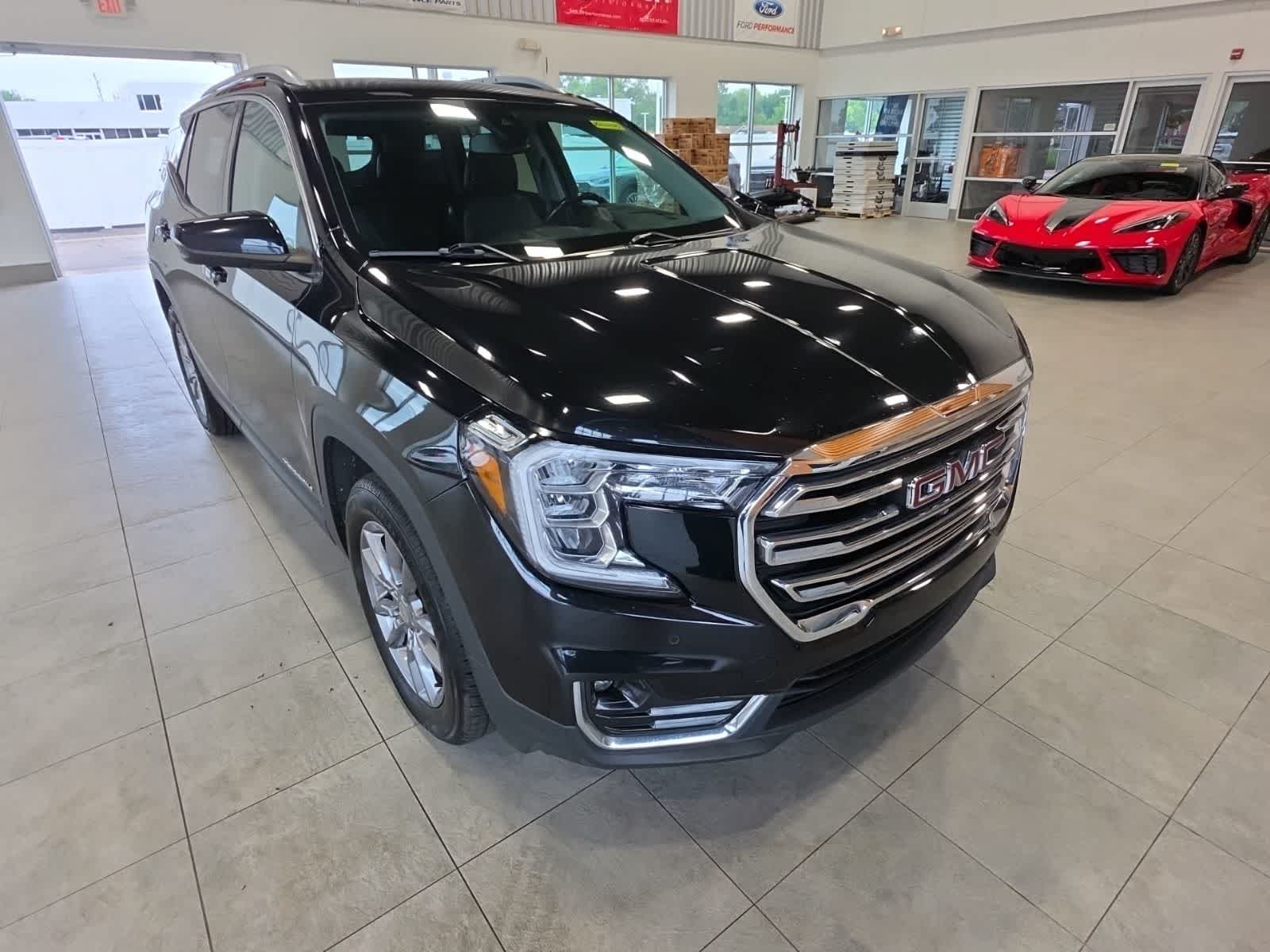 Used 2022 GMC Terrain SLT w/ Infotainment Package II AWD/4WD image 5