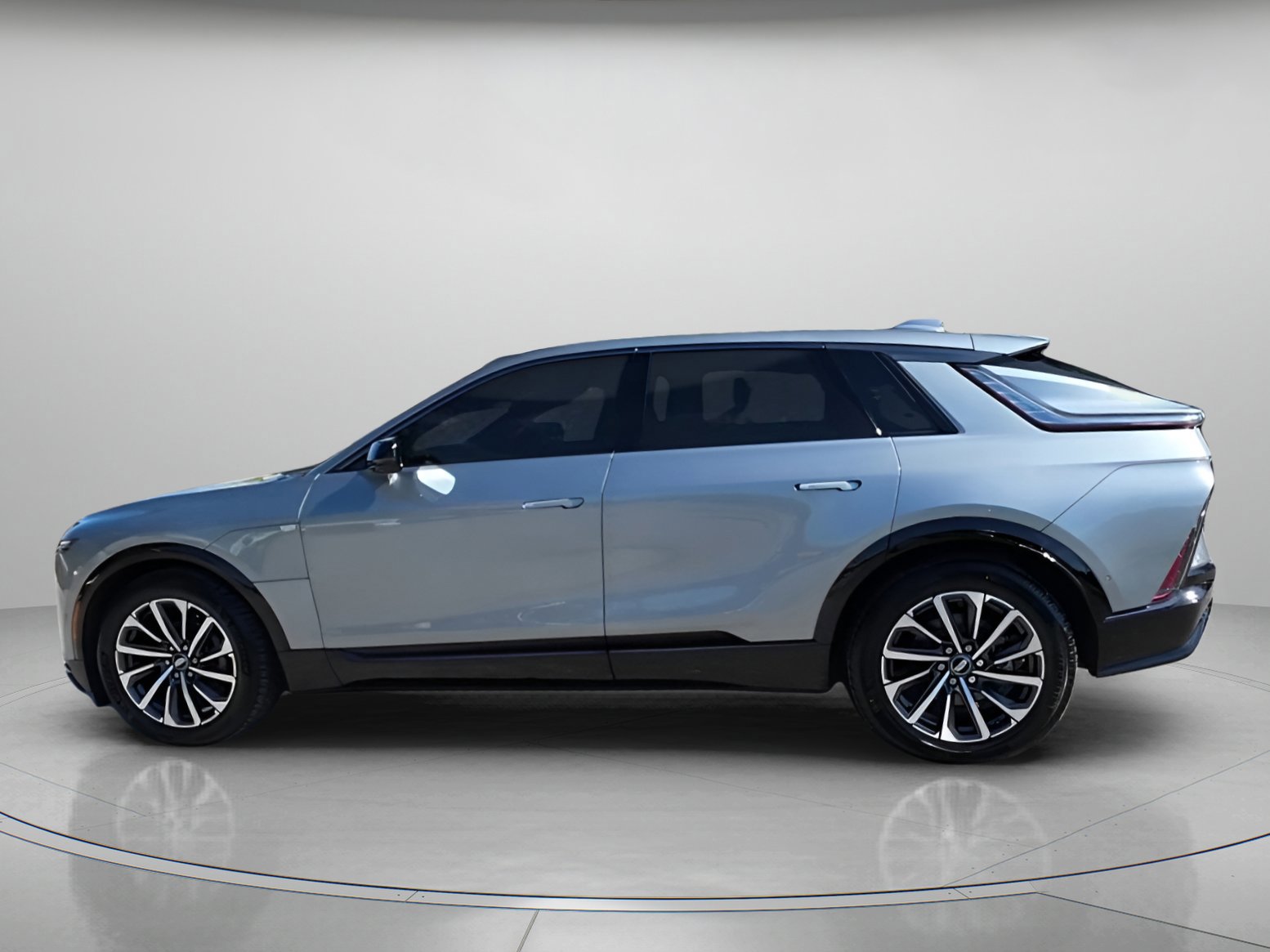 Used 2024 Cadillac Lyriq Sport image 10