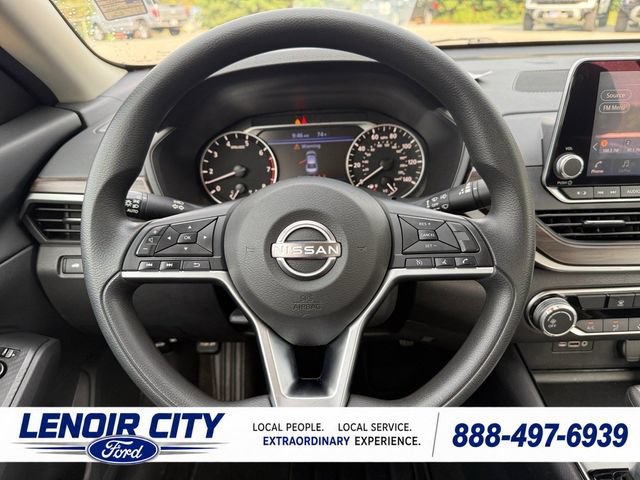 Used 2024 Nissan Altima 2.5 SV FWD image 16