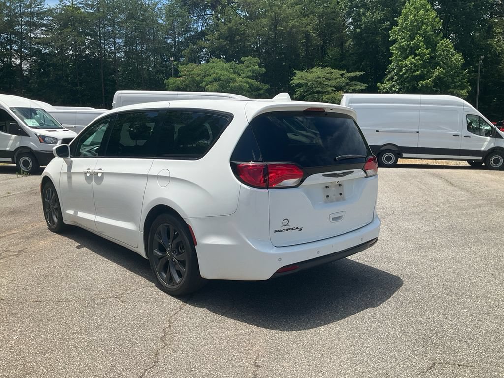 Used 2020 Chrysler Pacifica Touring w/ S Appearance Package FWD image 7