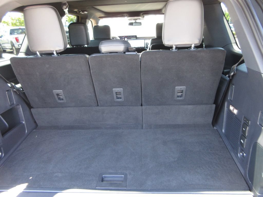 Certified 2025 Ford Expedition Platinum w/ Stealth Performance Package AWD/4WD image 26
