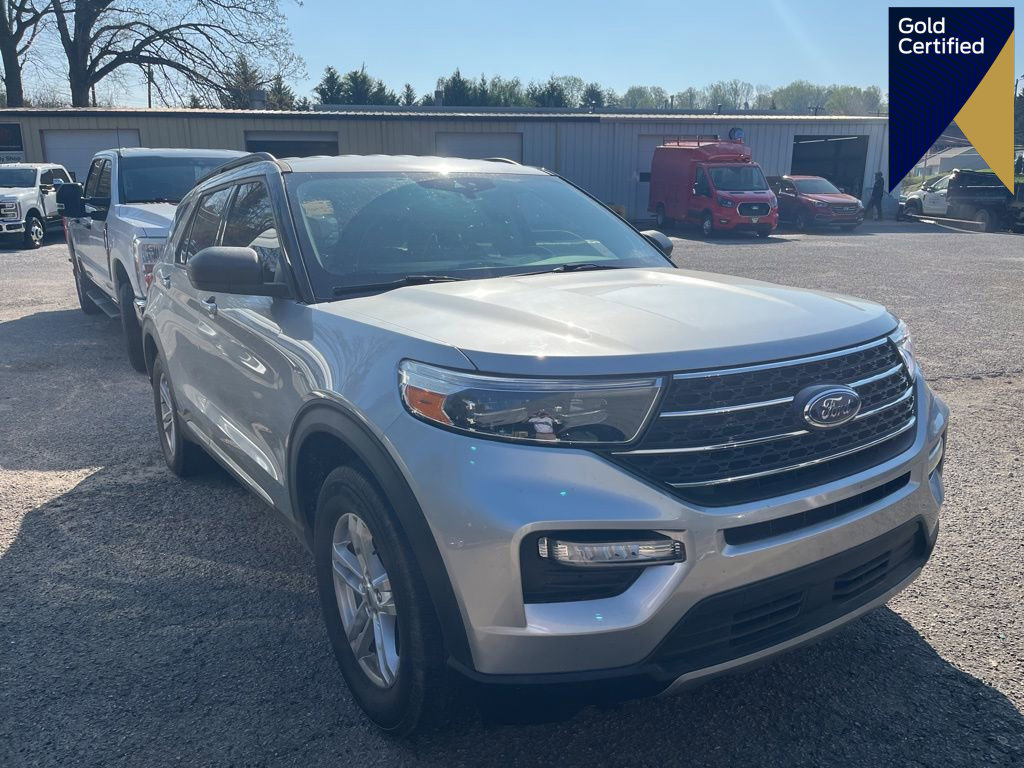 Certified 2022 Ford Explorer XLT w/ Equipment Group 202A image 1