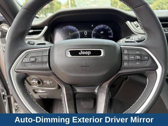 Used 2025 Jeep Grand Cherokee L Limited w/ Luxury Tech Group II AWD/4WD image 13