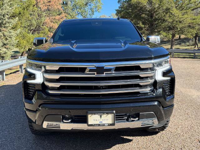 Used 2023 Chevrolet Silverado 1500 High Country w/ Technology Package AWD/4WD image 2