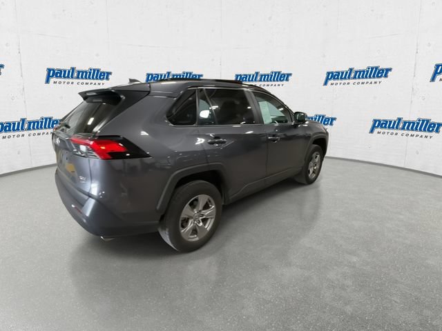 Used 2022 Toyota RAV4 XLE AWD/4WD image 11