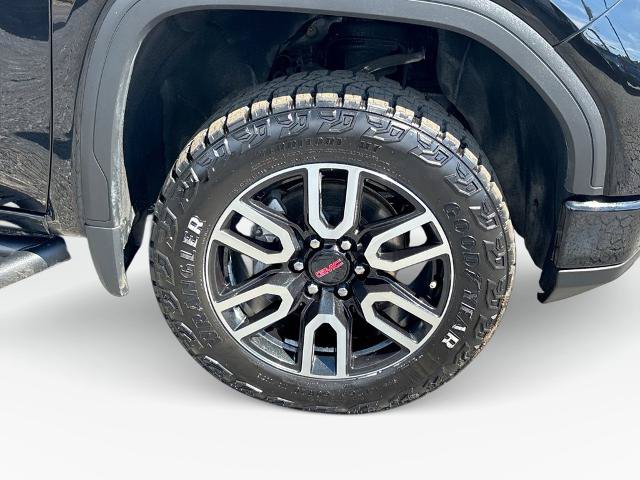 Used 2024 GMC Sierra 1500 AT4 w/ Technology Package AWD/4WD image 11