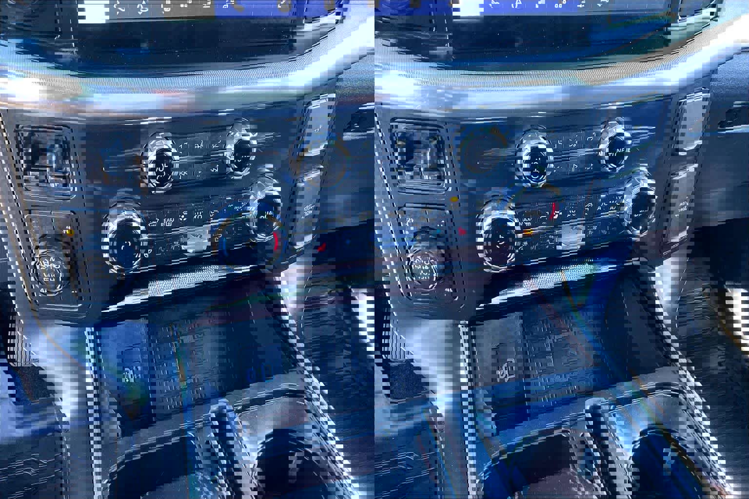 Certified 2022 Ford F150 Raptor w/ Equipment Group 801A High image 31