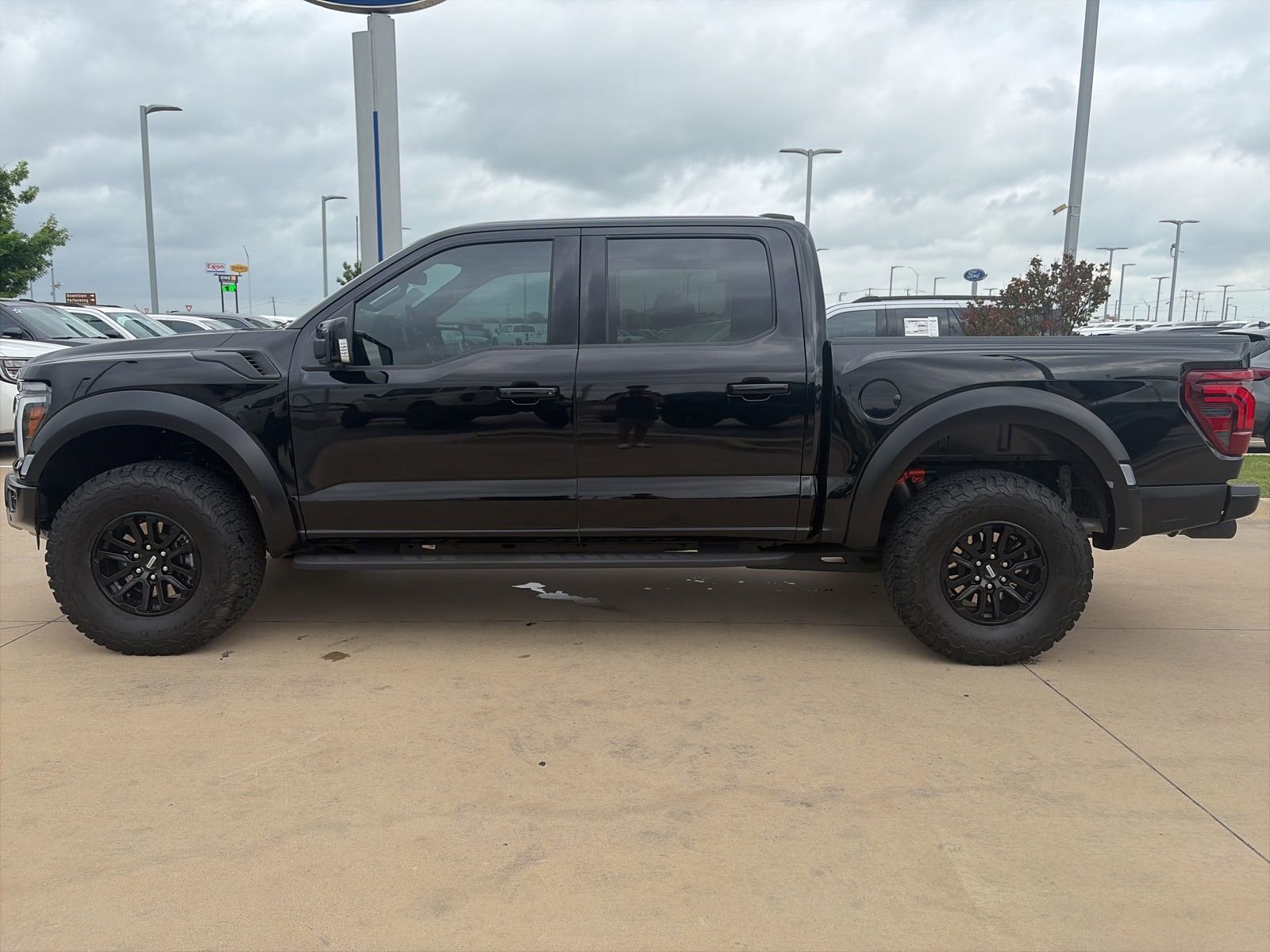 Certified 2025 Ford F150 Raptor AWD/4WD image 2