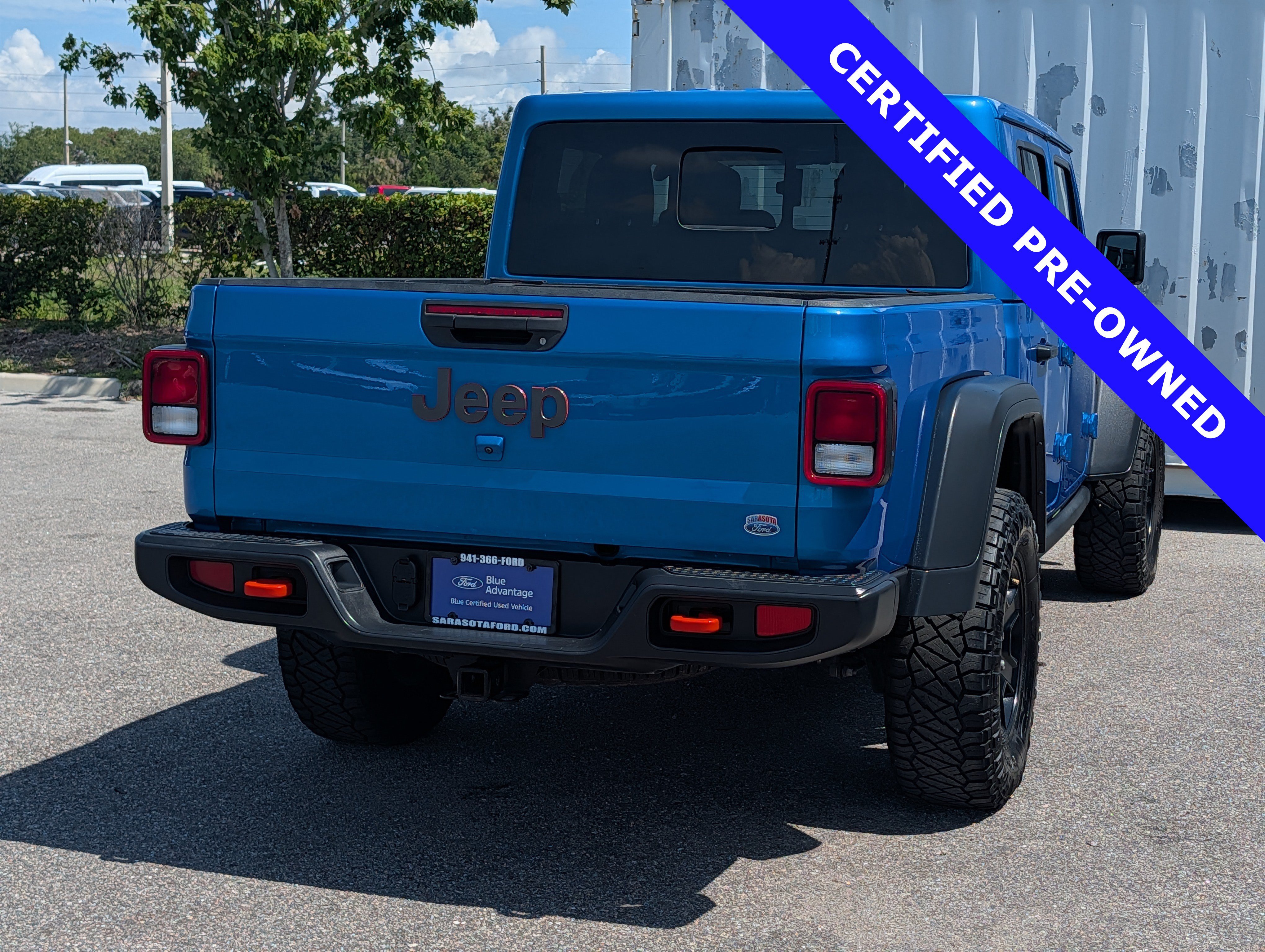 Used 2023 Jeep Gladiator Mojave w/ Cold Weather Group AWD/4WD image 4