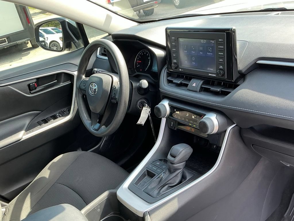 Used 2022 Toyota RAV4 LE FWD image 19