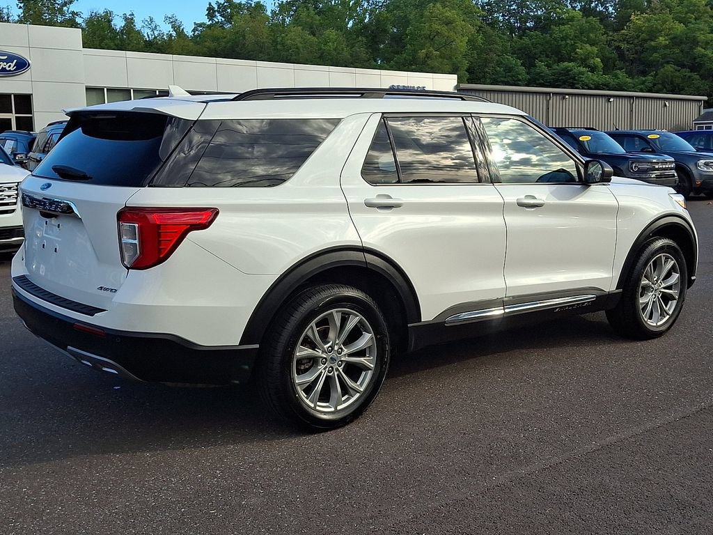 Certified 2023 Ford Explorer XLT w/ Equipment Group 202A AWD/4WD image 11