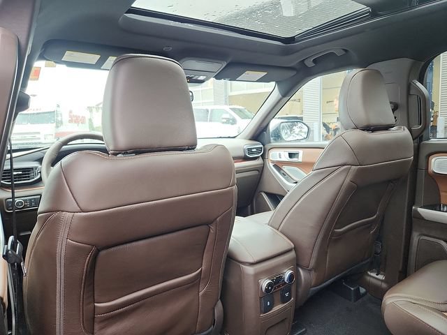 Certified 2024 Ford Explorer King Ranch w/ Technology Package AWD/4WD image 24
