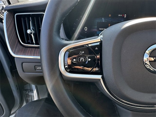 Used 2024 Volvo XC60 B5 Plus image 28