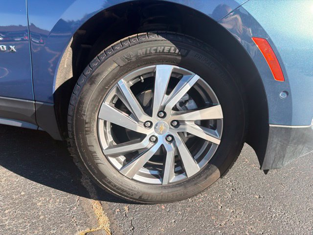 Used 2024 Chevrolet Equinox Premier AWD/4WD image 2