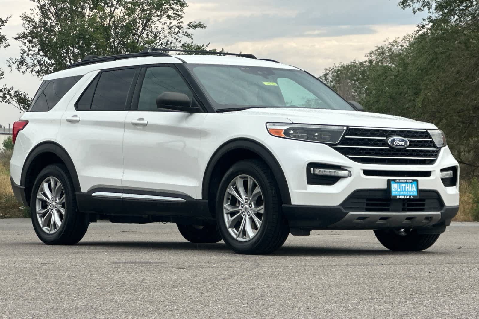 Certified 2020 Ford Explorer XLT w/ Equipment Group 202A AWD/4WD image 9