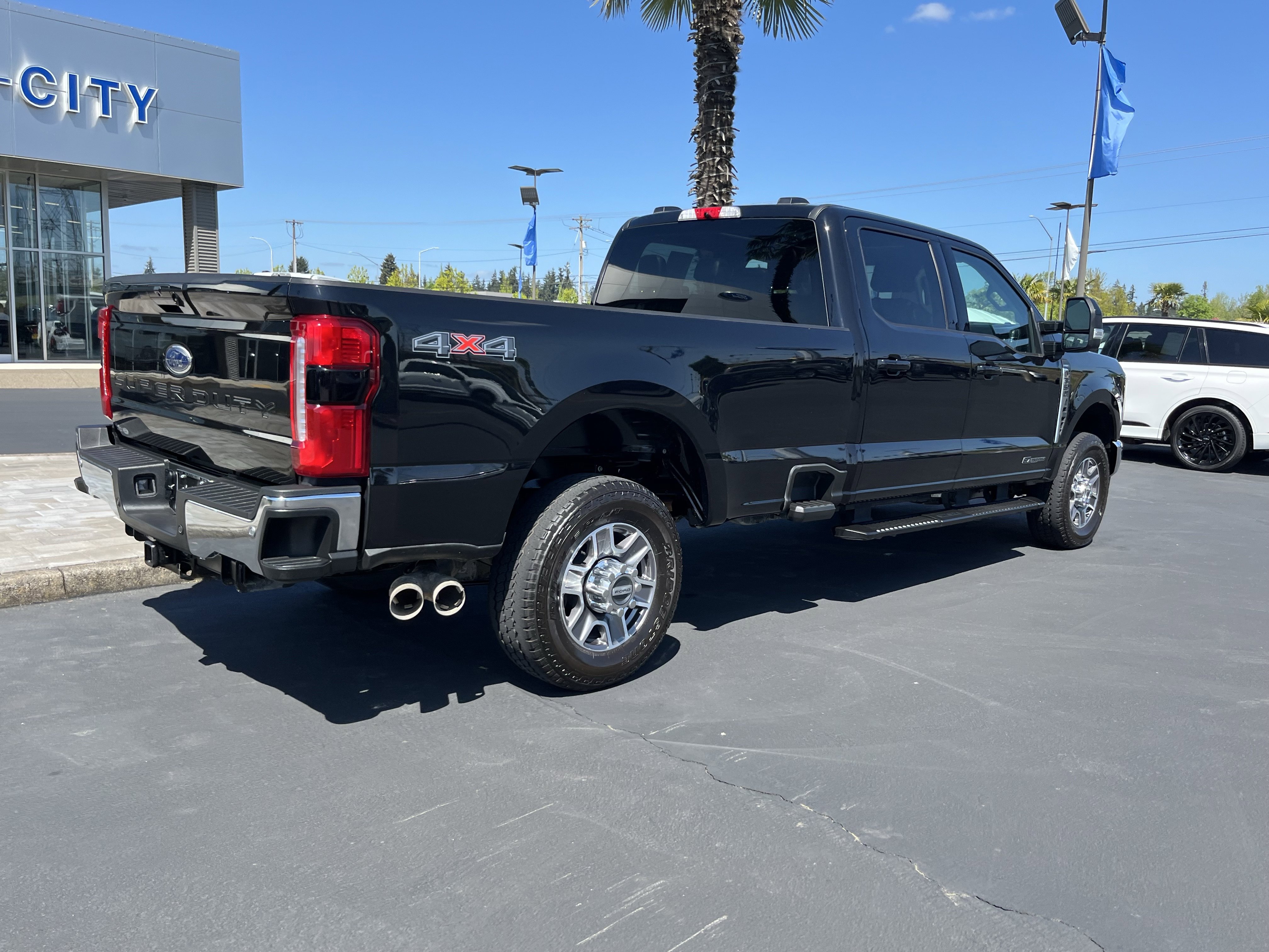 Certified 2025 Ford F350 Lariat w/ Camper Package AWD/4WD image 3
