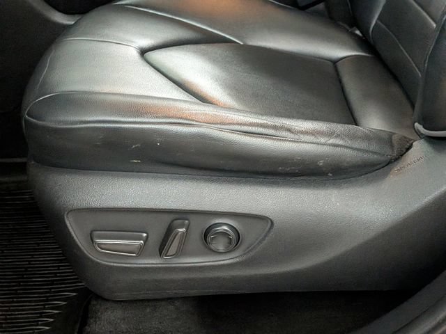 Used 2021 Toyota Highlander XLE AWD/4WD image 12