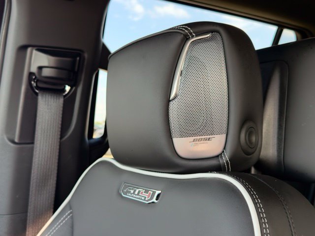 Used 2025 GMC Yukon AT4 Ultimate AWD/4WD image 33