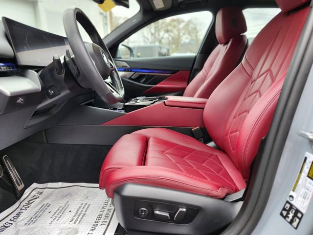Used 2024 BMW 540i xDrive w/ Premium Package image 16