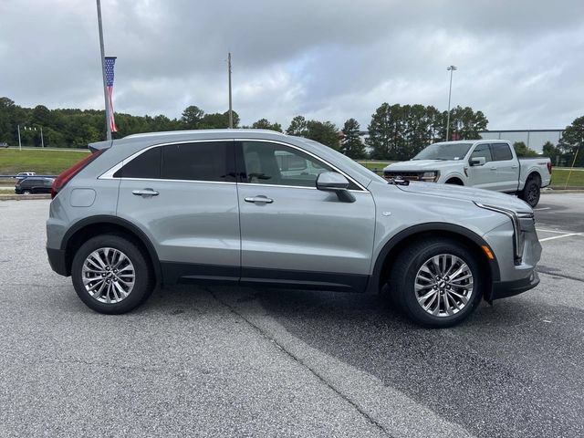 Used 2024 Cadillac XT4 Premium Luxury FWD image 2