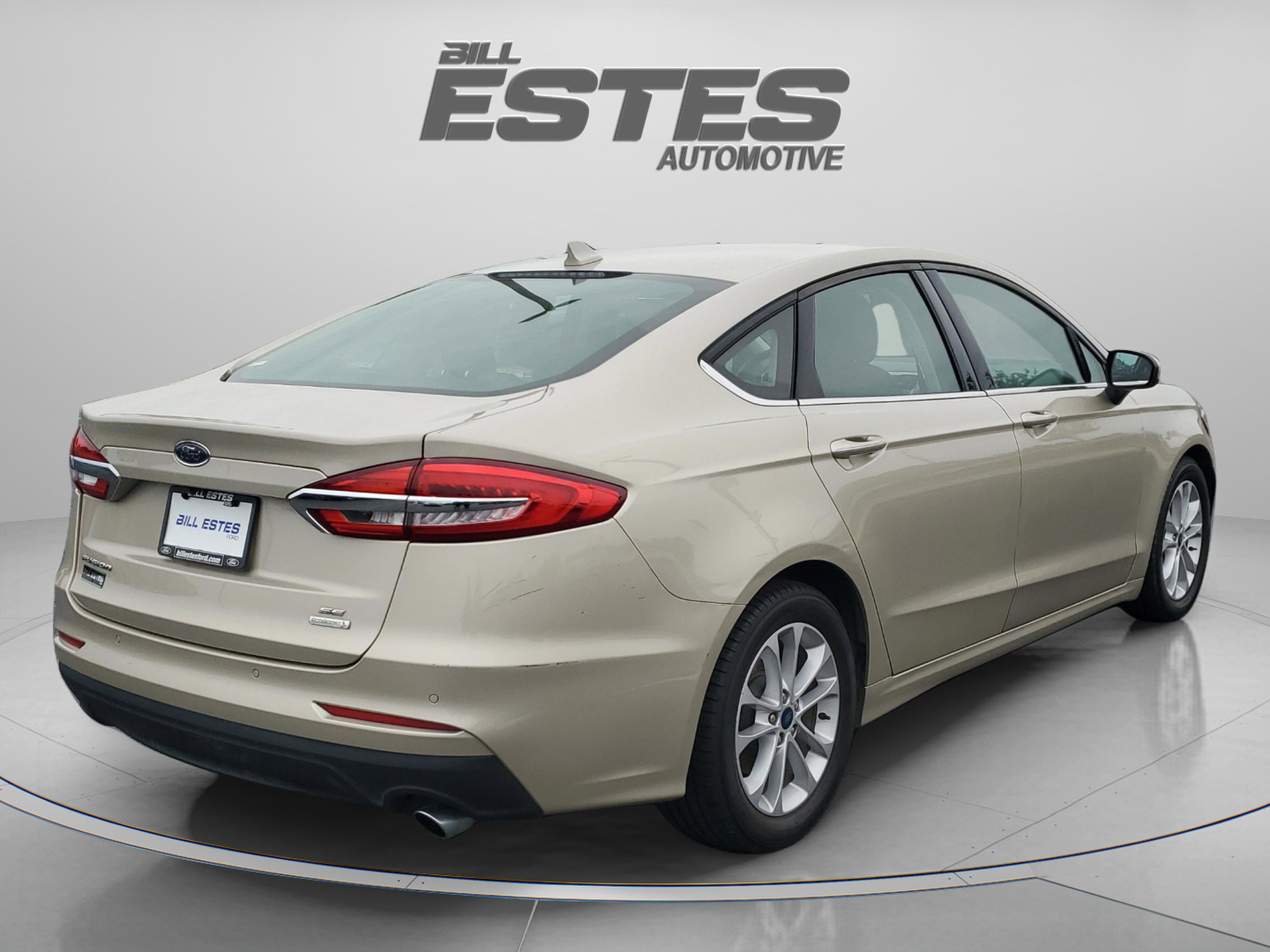 Certified 2019 Ford Fusion SE FWD image 4