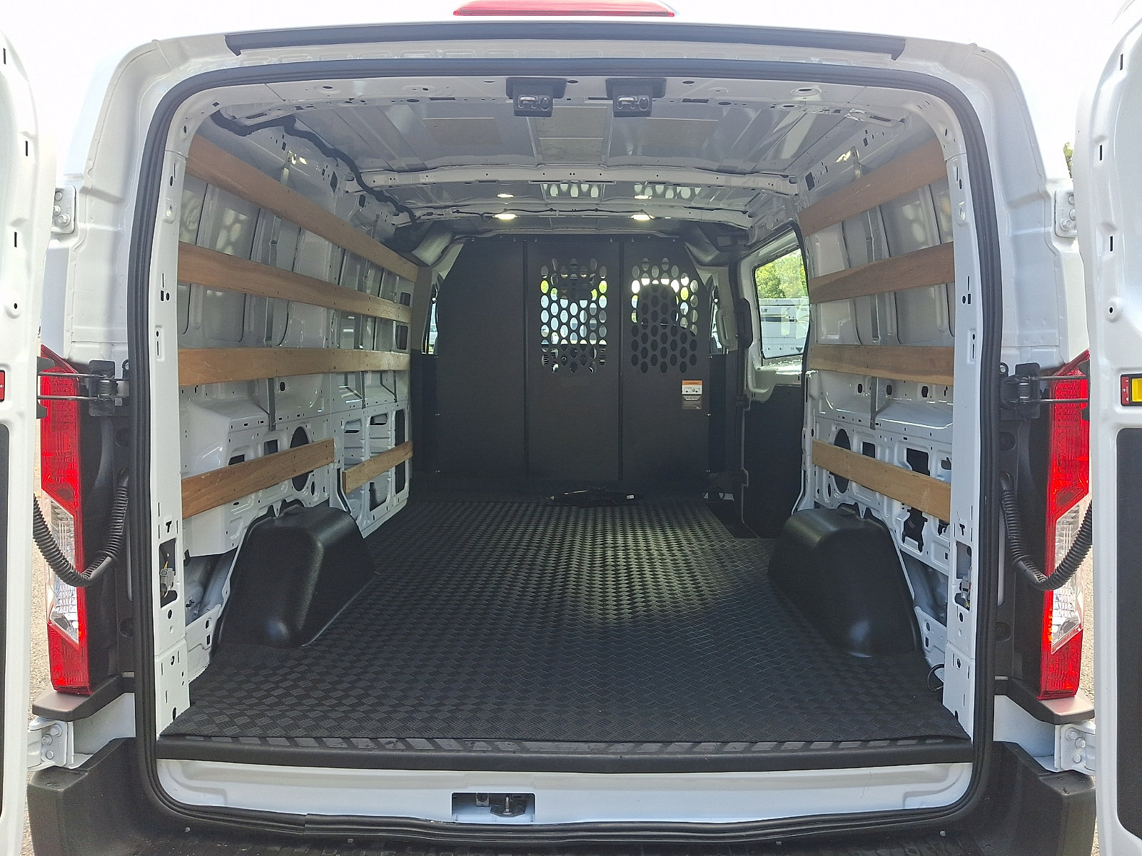 Certified 2025 Ford Transit 250 Low Roof w/ Exterior Upgrade Package RWD image 28