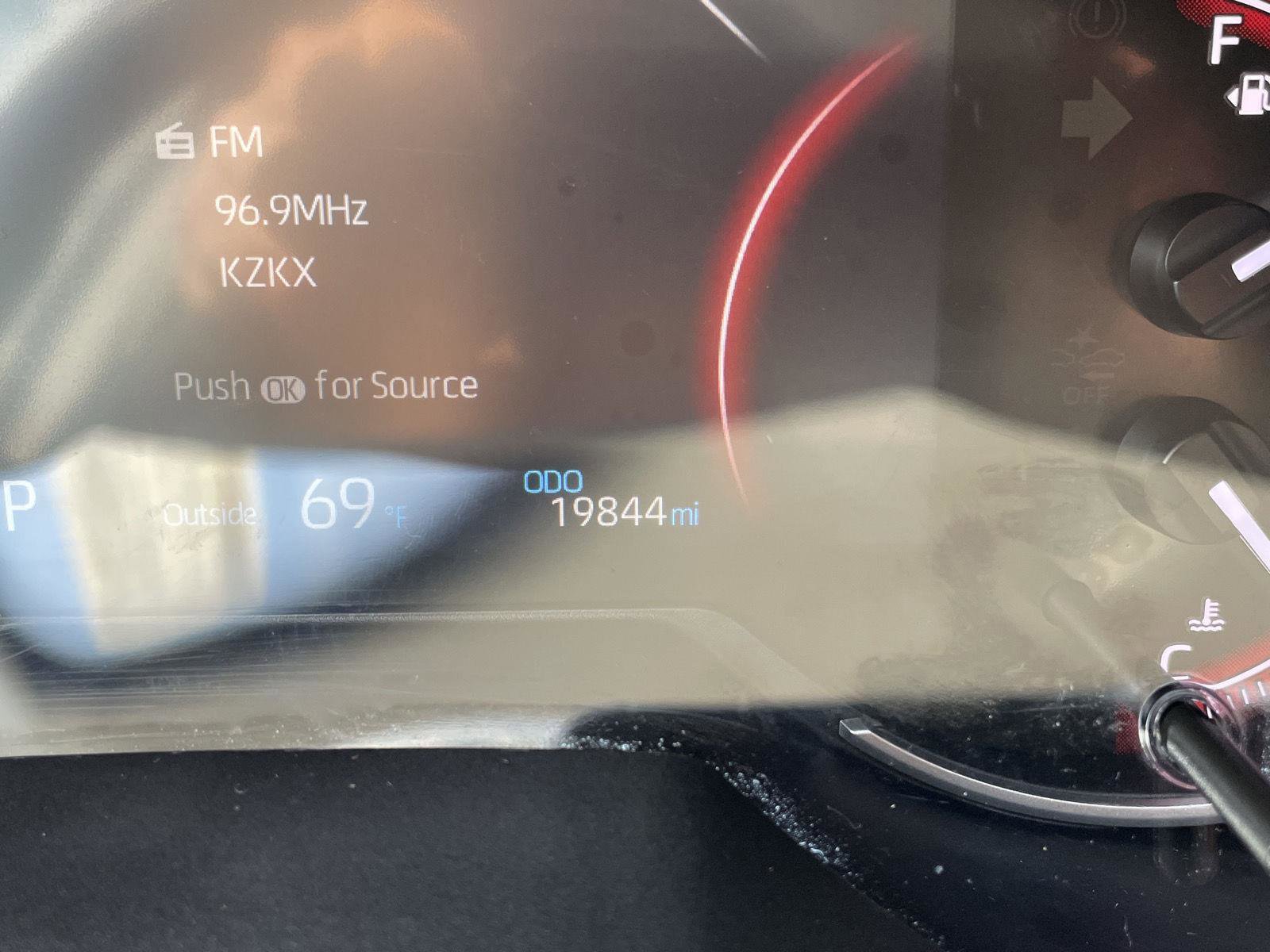 Used 2023 Toyota RAV4 XLE AWD/4WD image 3