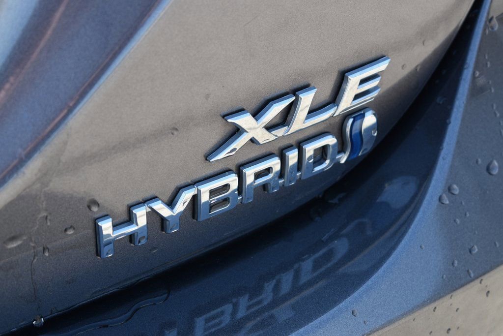 Used 2023 Toyota Camry XLE image 6