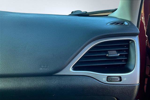 Used 2021 Jeep Cherokee Latitude Plus w/ Sun & Sound Group image 20