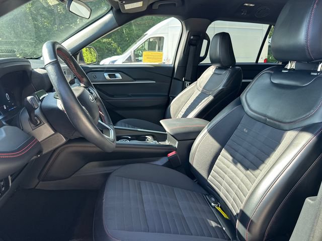 Certified 2025 Ford Explorer ST-Line w/ ST-Line Street Pack AWD/4WD image 39