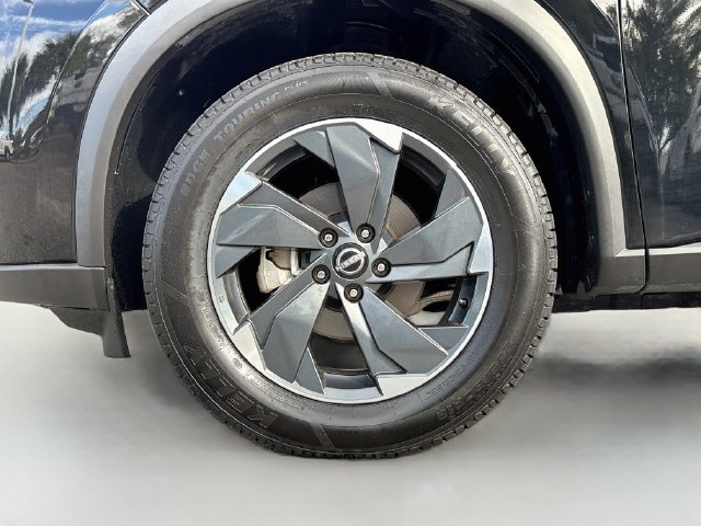 Used 2024 Nissan Rogue SV AWD/4WD image 28