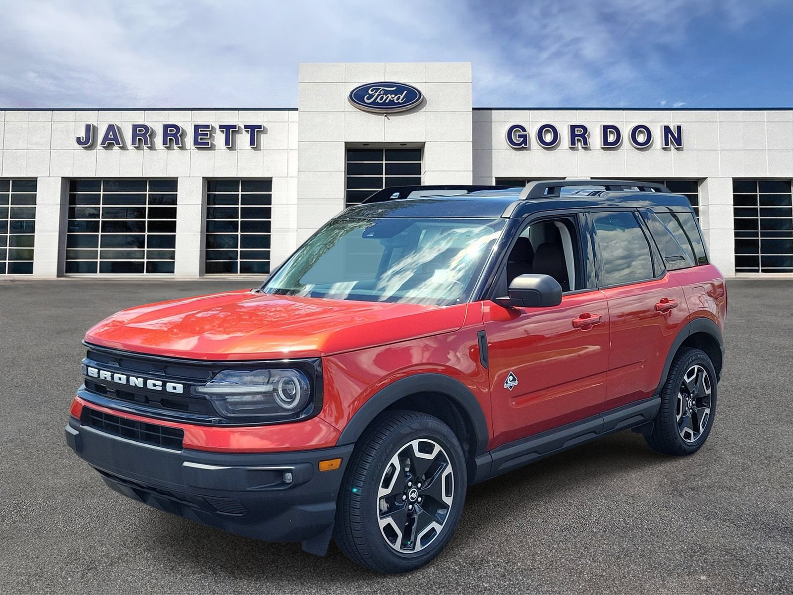 Certified 2022 Ford Bronco Sport Outer Banks w/ Tech Package AWD/4WD image 2