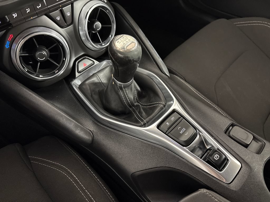 Used 2019 Chevrolet Camaro LT RWD image 27