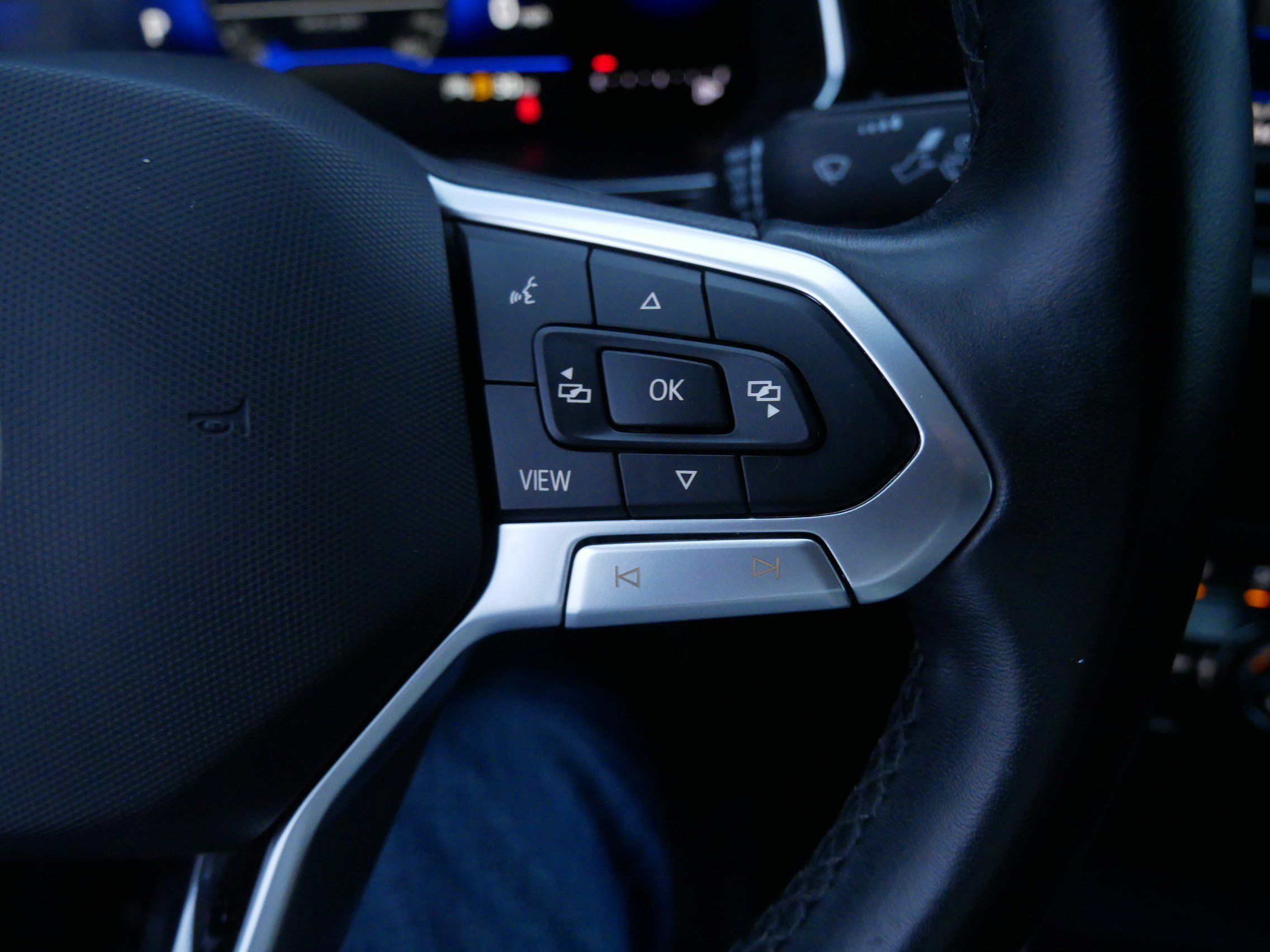 Used 2024 Volkswagen Jetta SE image 30